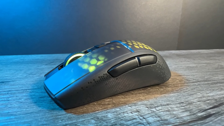 Roccat Burst Pro Air Review - They Messed Up For Enthusiasts But Nailed It  For Causal Gamers 